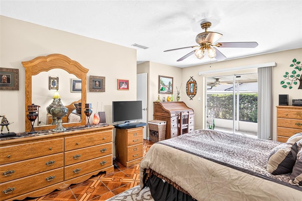 En Venta: $325,000 (2 camas, 2 baños, 1218 Pies cuadrados)