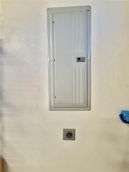 На продажу: $424,900 (3 спален, 2 ванн, 1742 Квадратных фут)