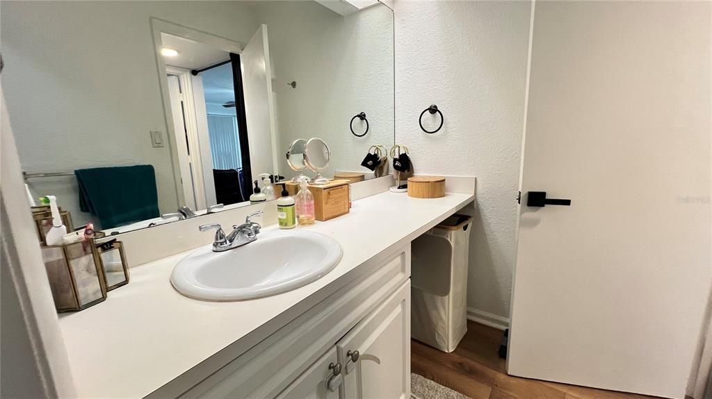 В аренду: $1,600 (2 спален, 2 ванн, 1144 Квадратных фут)
