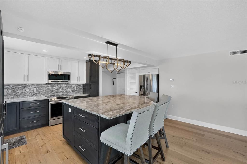 En Venta: $759,000 (2 camas, 2 baños, 1259 Pies cuadrados)