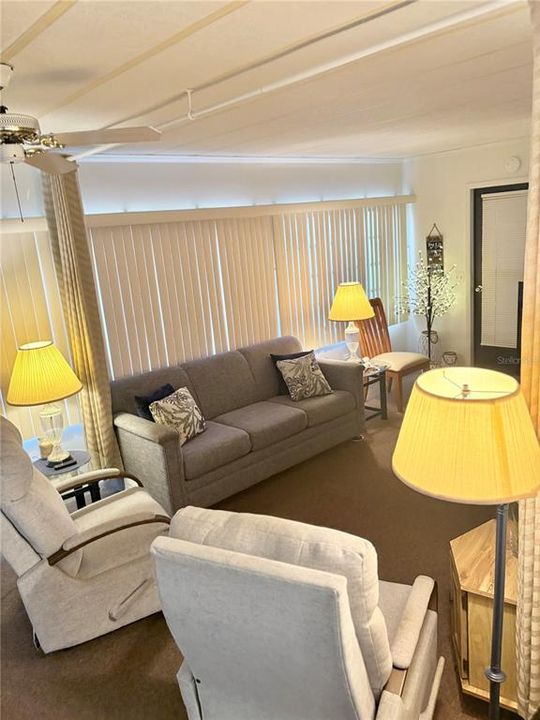 На продажу: $92,000 (1 спален, 1 ванн, 880 Квадратных фут)