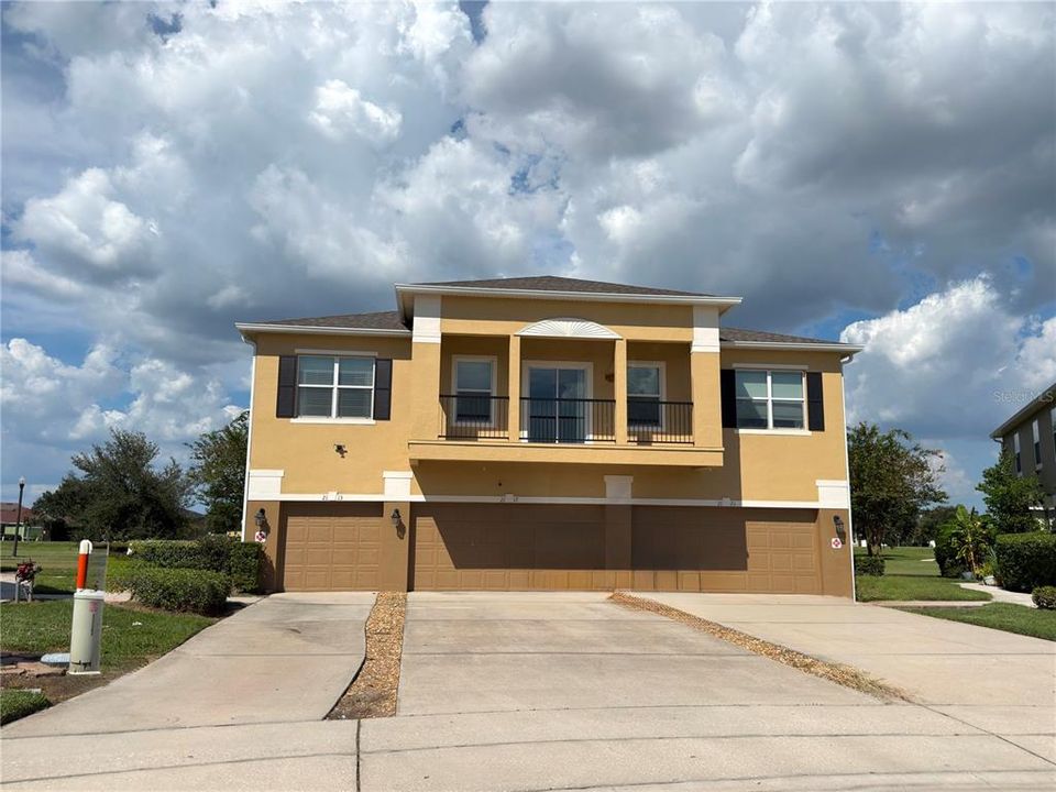 En Venta: $218,000 (2 camas, 2 baños, 1273 Pies cuadrados)