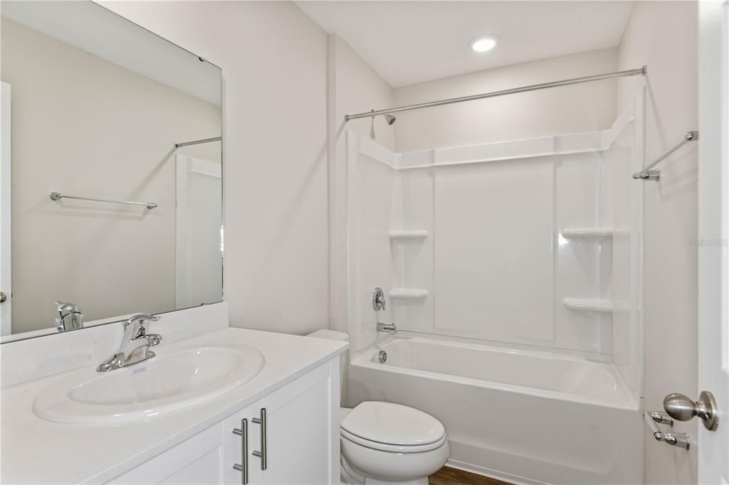 На продажу: $299,990 (3 спален, 2 ванн, 1534 Квадратных фут)