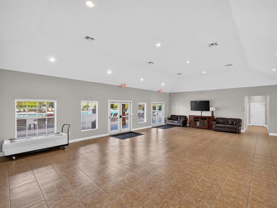 En Venta: $330,000 (4 camas, 2 baños, 1682 Pies cuadrados)