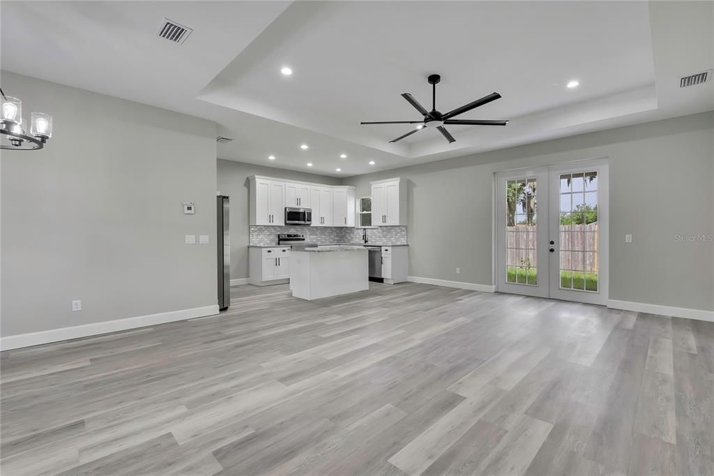 Activo con contrato: $349,900 (3 camas, 2 baños, 1533 Pies cuadrados)