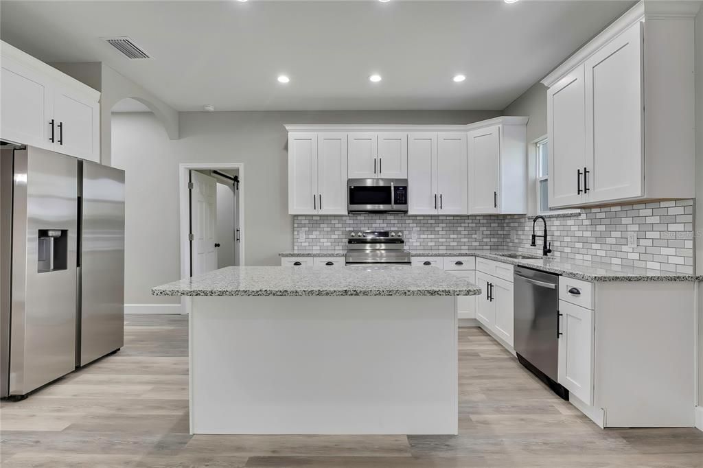 Activo con contrato: $349,900 (3 camas, 2 baños, 1533 Pies cuadrados)