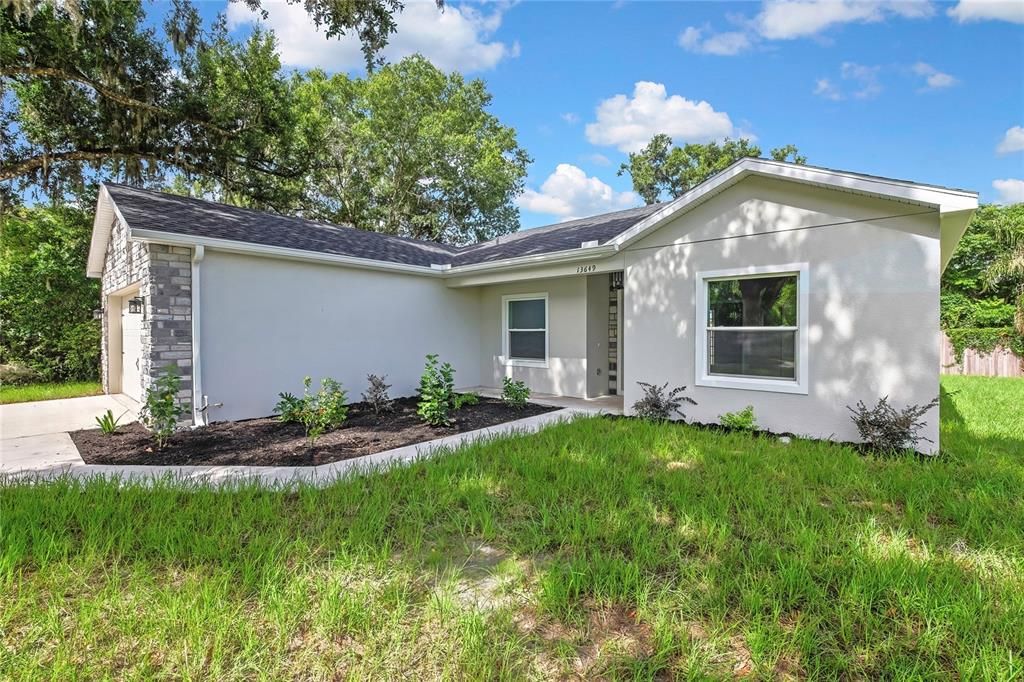 Activo con contrato: $349,900 (3 camas, 2 baños, 1533 Pies cuadrados)