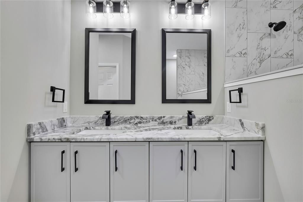 Activo con contrato: $349,900 (3 camas, 2 baños, 1533 Pies cuadrados)