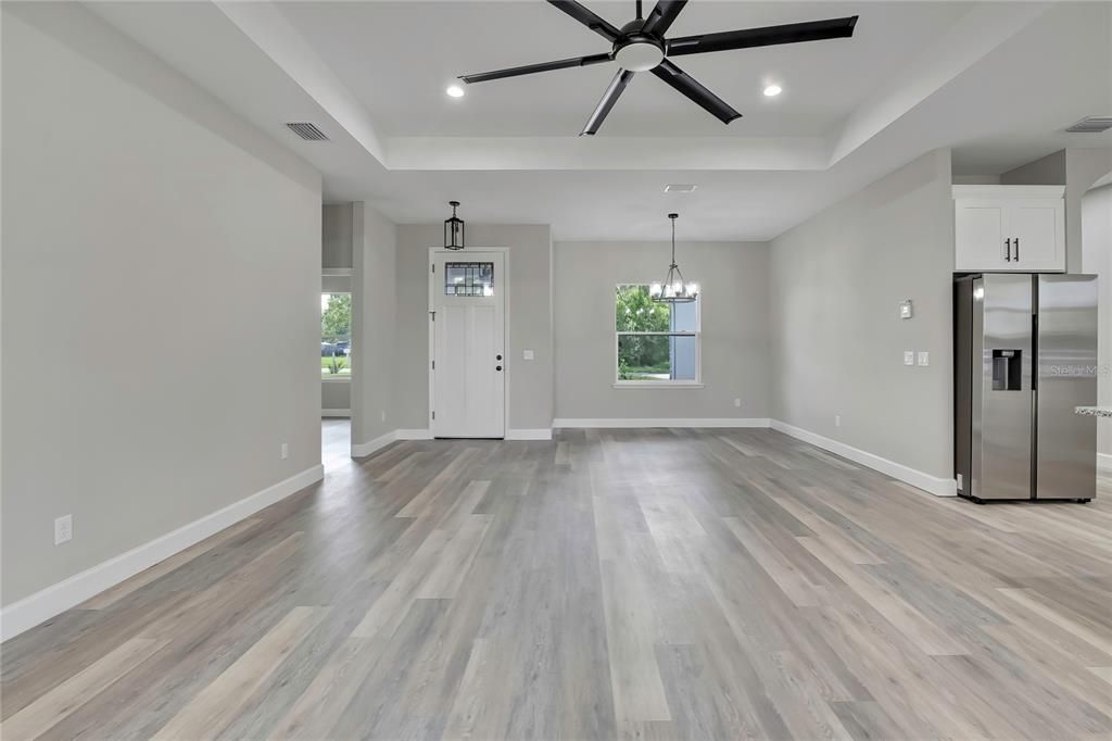 Activo con contrato: $349,900 (3 camas, 2 baños, 1533 Pies cuadrados)