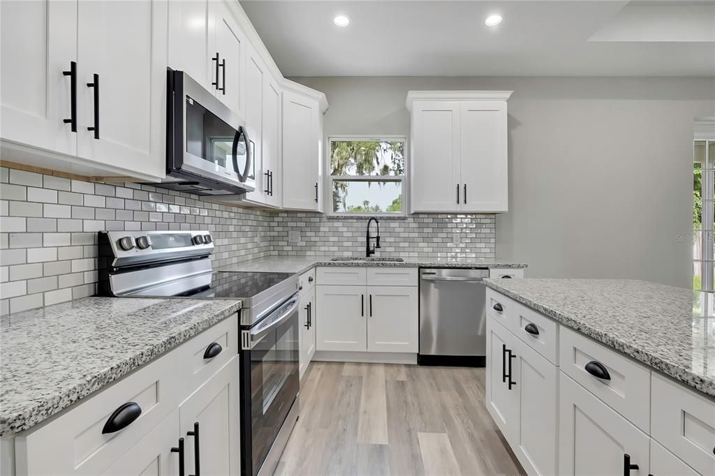 Activo con contrato: $349,900 (3 camas, 2 baños, 1533 Pies cuadrados)
