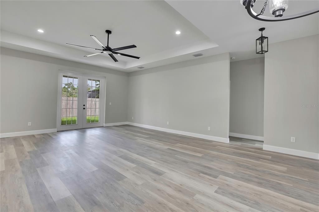 Activo con contrato: $349,900 (3 camas, 2 baños, 1533 Pies cuadrados)