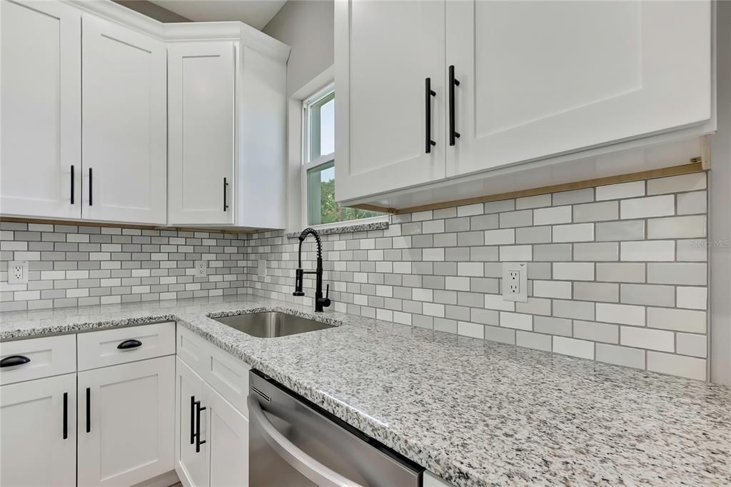 Activo con contrato: $349,900 (3 camas, 2 baños, 1533 Pies cuadrados)