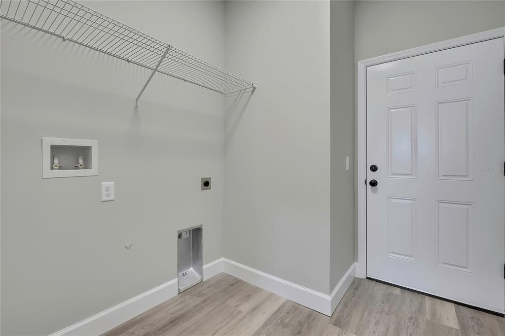 Activo con contrato: $349,900 (3 camas, 2 baños, 1533 Pies cuadrados)