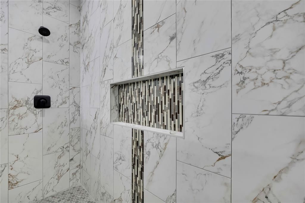 Activo con contrato: $349,900 (3 camas, 2 baños, 1533 Pies cuadrados)