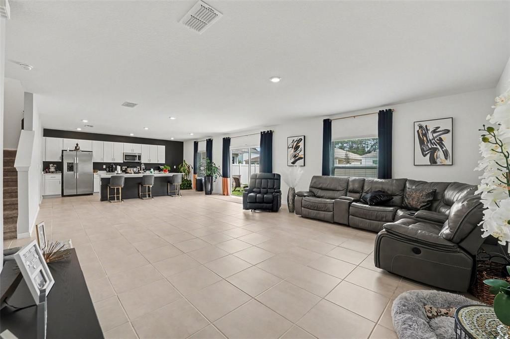 En Venta: $390,000 (4 camas, 2 baños, 2240 Pies cuadrados)