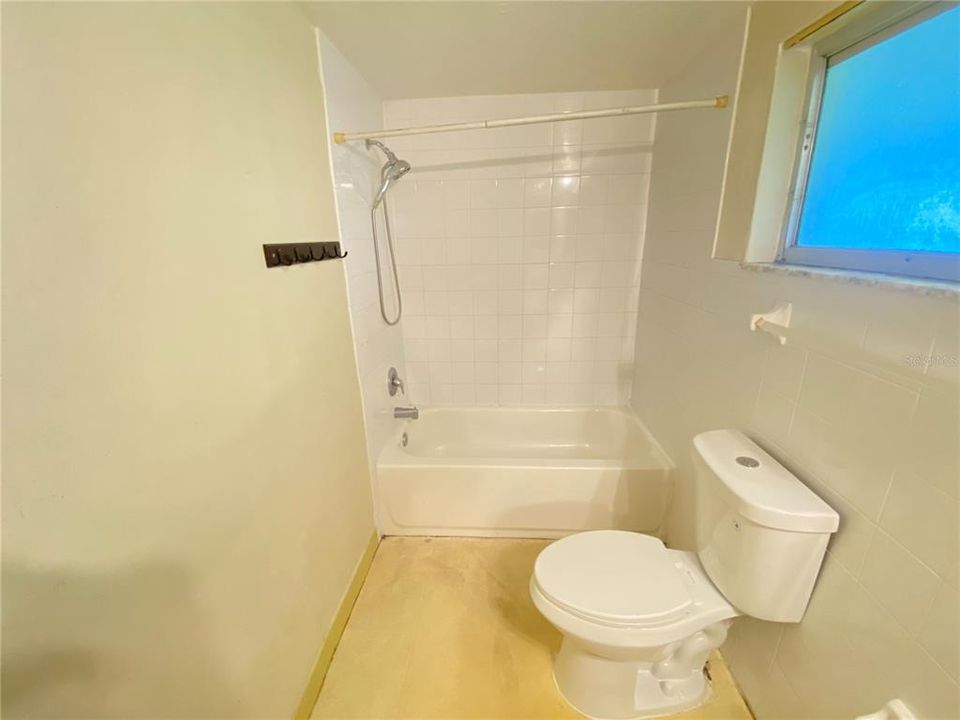 В аренду: $1,895 (3 спален, 2 ванн, 1208 Квадратных фут)