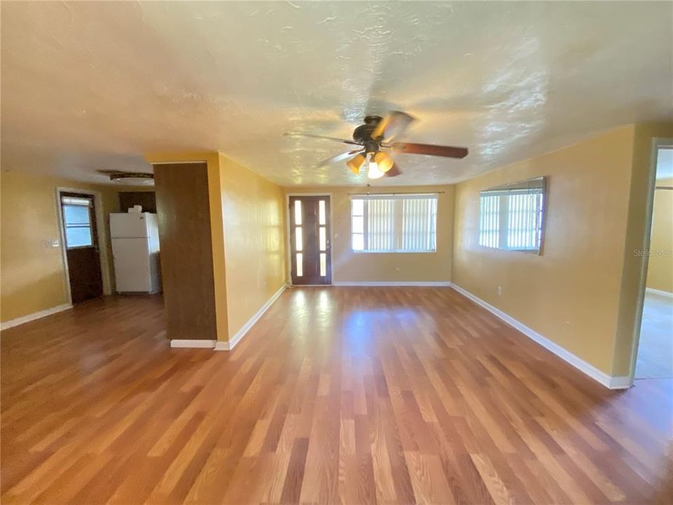 В аренду: $1,895 (3 спален, 2 ванн, 1208 Квадратных фут)