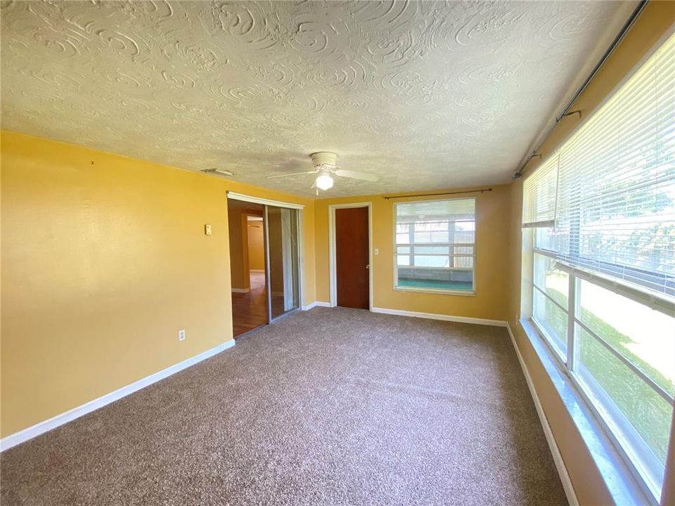 В аренду: $1,895 (3 спален, 2 ванн, 1208 Квадратных фут)