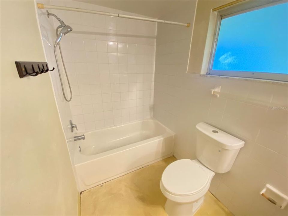 В аренду: $1,895 (3 спален, 2 ванн, 1208 Квадратных фут)