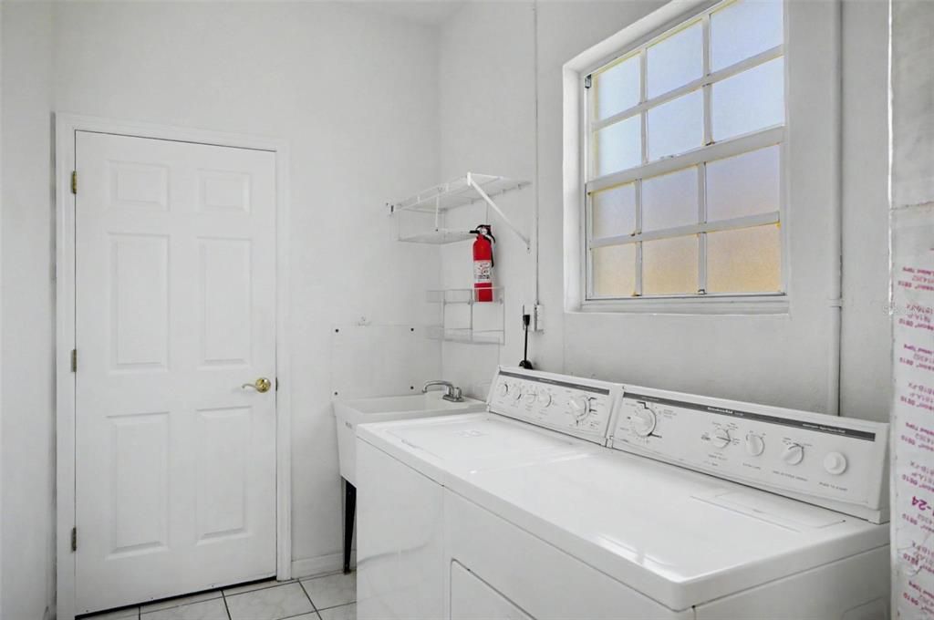 En Venta: $525,000 (3 camas, 2 baños, 1744 Pies cuadrados)