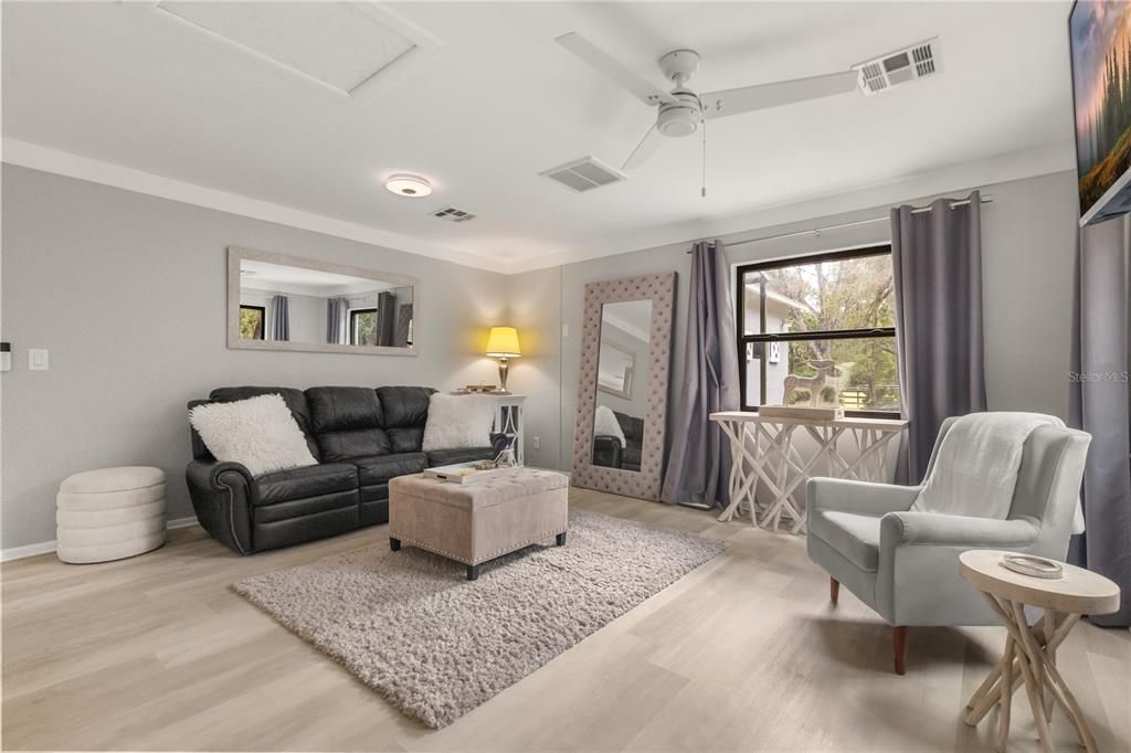 На продажу: $579,900 (5.00 acres)