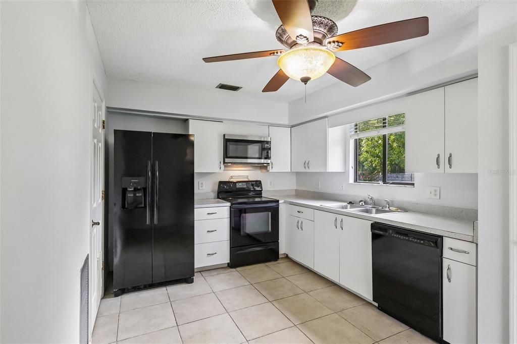 : $179,900 (2 camas, 1 baños, 840 Pies cuadrados)