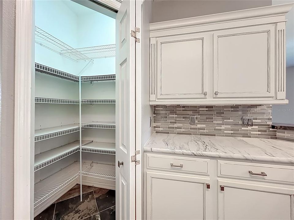 На продажу: $429,900 (4 спален, 2 ванн, 2238 Квадратных фут)