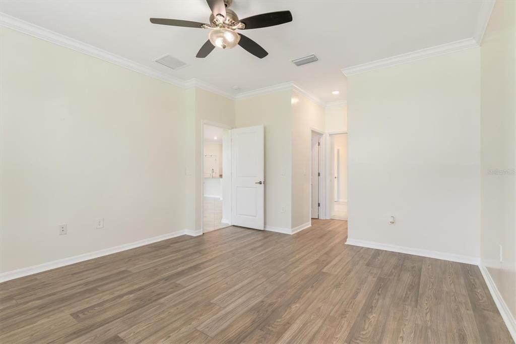 For Sale: $430,000 (3 beds, 3 baths, 2214 Square Feet)