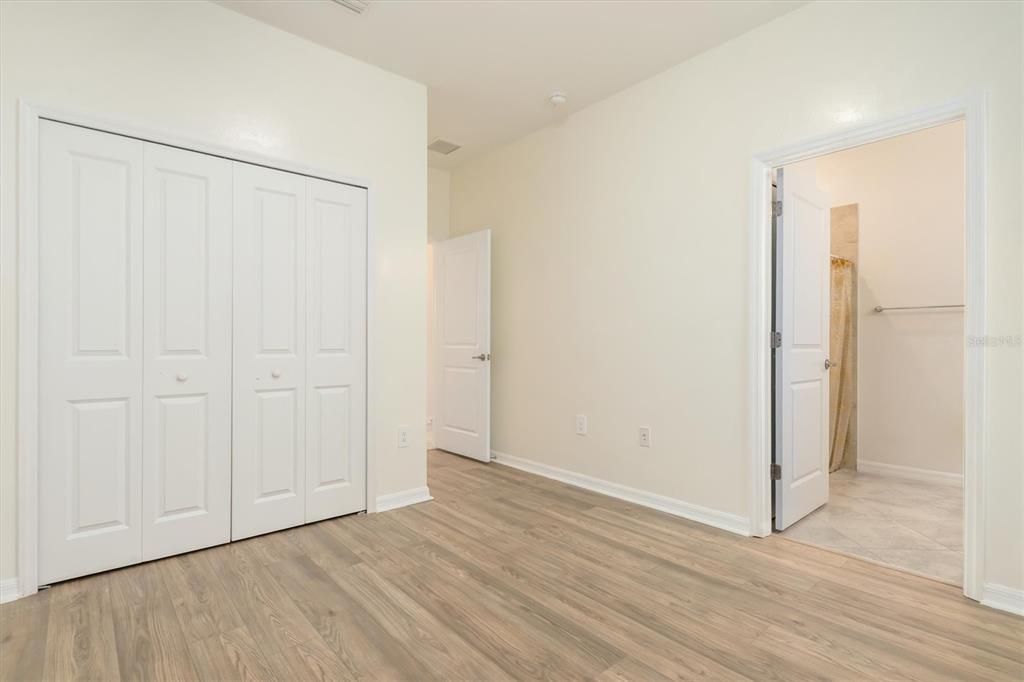 For Sale: $430,000 (3 beds, 3 baths, 2214 Square Feet)
