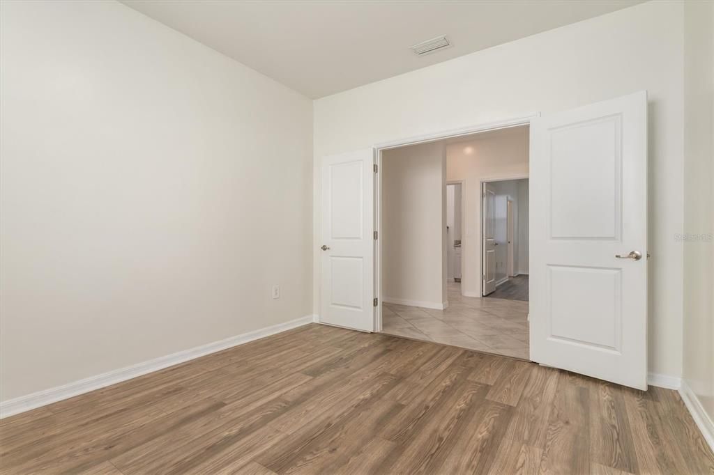 For Sale: $430,000 (3 beds, 3 baths, 2214 Square Feet)