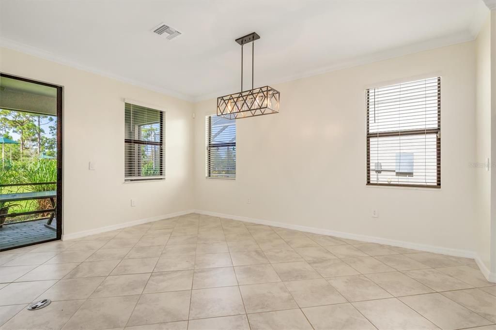 For Sale: $430,000 (3 beds, 3 baths, 2214 Square Feet)