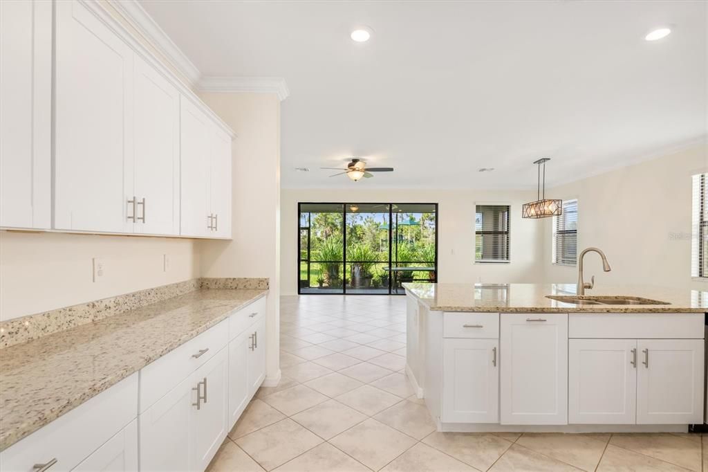 For Sale: $430,000 (3 beds, 3 baths, 2214 Square Feet)