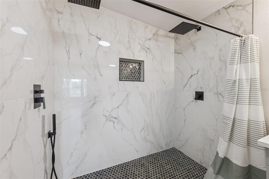 En Venta: $435,900 (3 camas, 2 baños, 2069 Pies cuadrados)