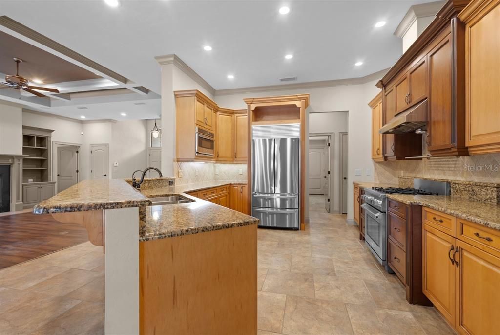 En Venta: $857,000 (4 camas, 4 baños, 3001 Pies cuadrados)