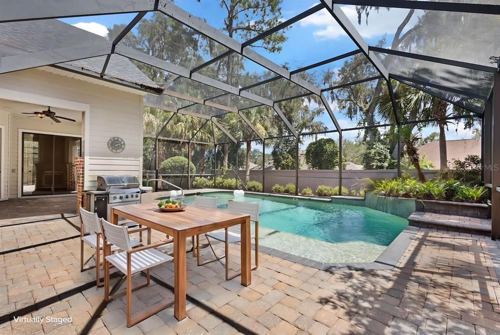 En Venta: $857,000 (4 camas, 4 baños, 3001 Pies cuadrados)