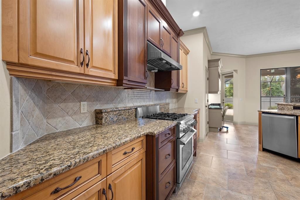 En Venta: $857,000 (4 camas, 4 baños, 3001 Pies cuadrados)