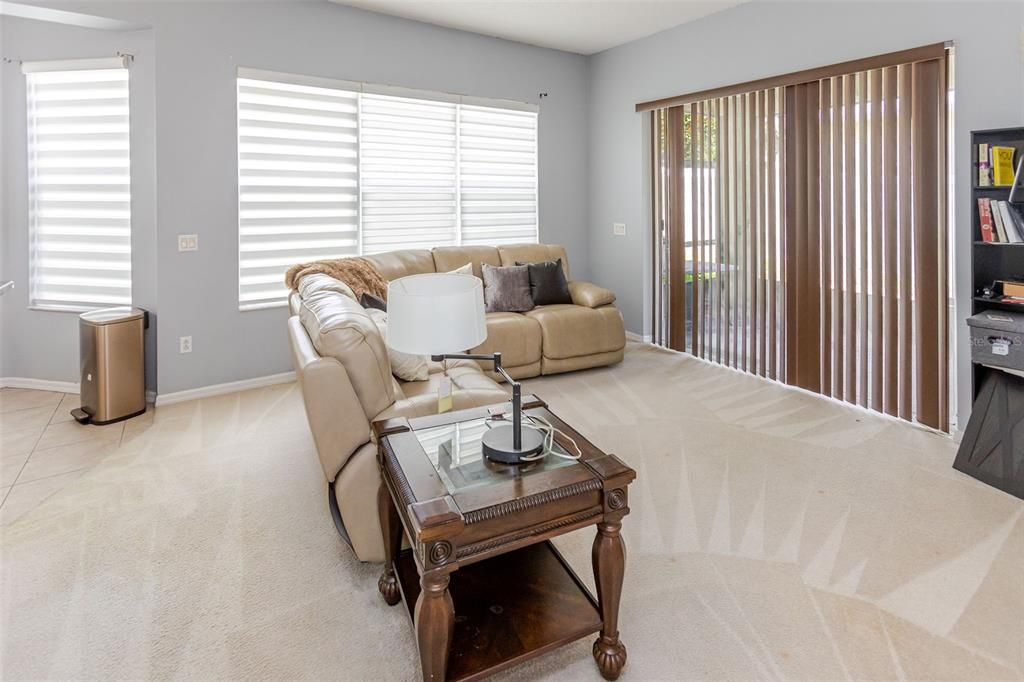 En Venta: $340,000 (4 camas, 2 baños, 2187 Pies cuadrados)