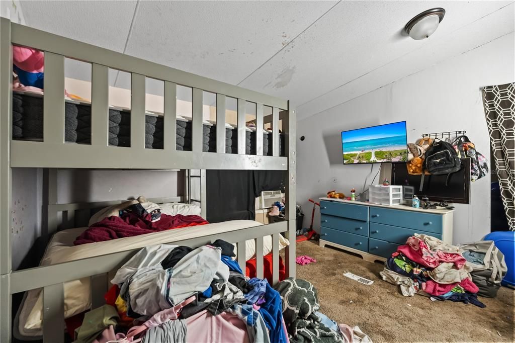 En Venta: $159,990 (3 camas, 2 baños, 1404 Pies cuadrados)