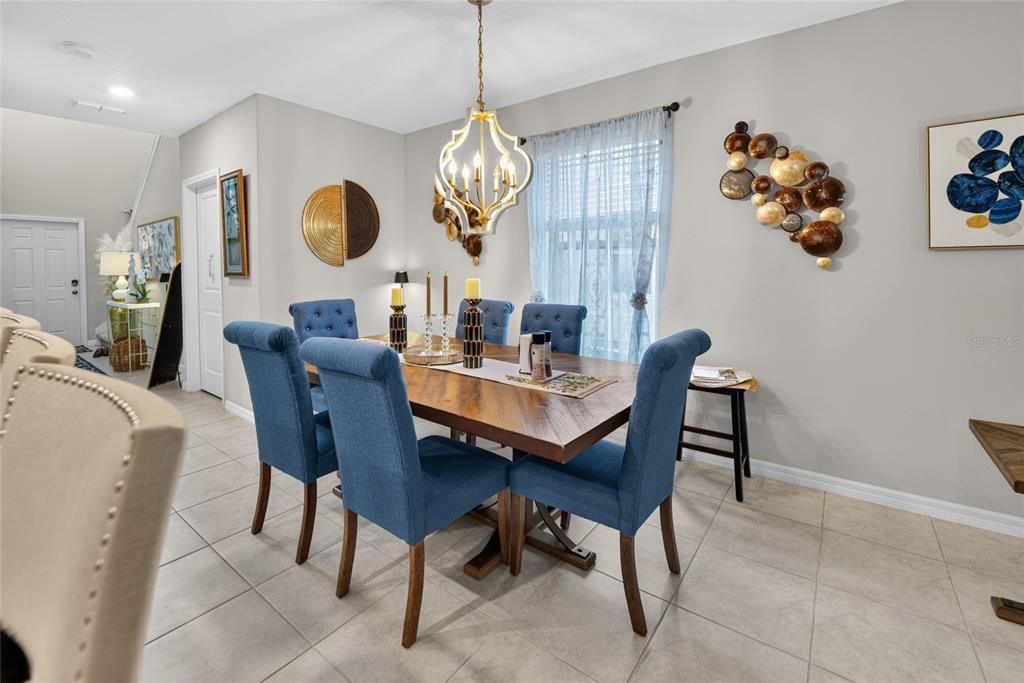 En Venta: $365,000 (5 camas, 2 baños, 2389 Pies cuadrados)