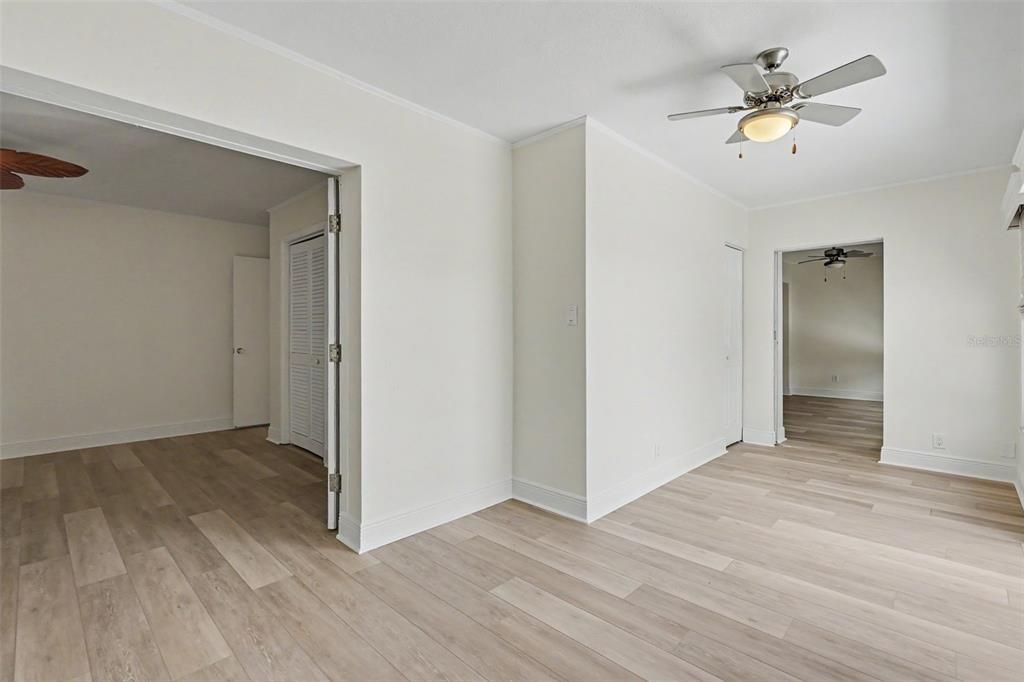 На продажу: $260,000 (2 спален, 2 ванн, 1300 Квадратных фут)
