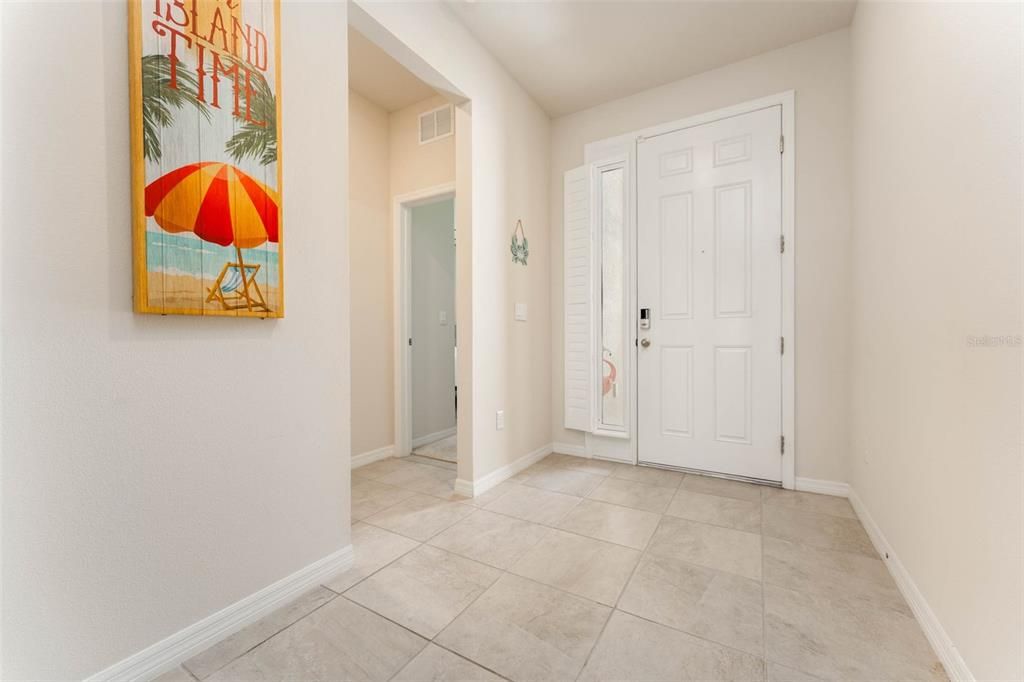En Venta: $445,000 (4 camas, 2 baños, 2045 Pies cuadrados)