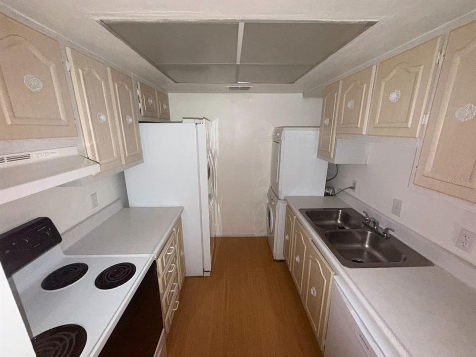В аренду: $1,350 (1 спален, 1 ванн, 726 Квадратных фут)