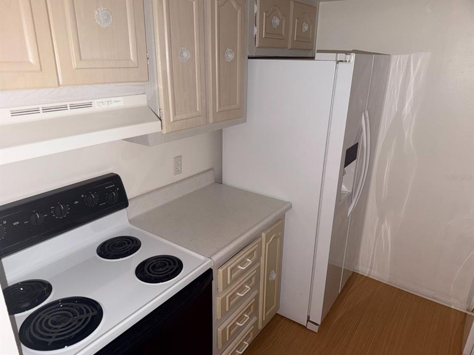 В аренду: $1,350 (1 спален, 1 ванн, 726 Квадратных фут)