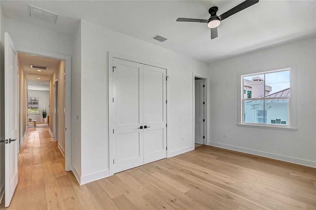 Active With Contract: $2,150,000 (5 beds, 4 baths, 3206 Square Feet)