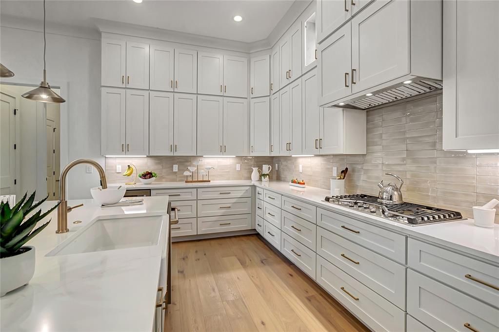 Active With Contract: $2,150,000 (5 beds, 4 baths, 3206 Square Feet)
