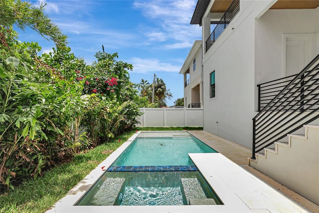 Active With Contract: $2,150,000 (5 beds, 4 baths, 3206 Square Feet)