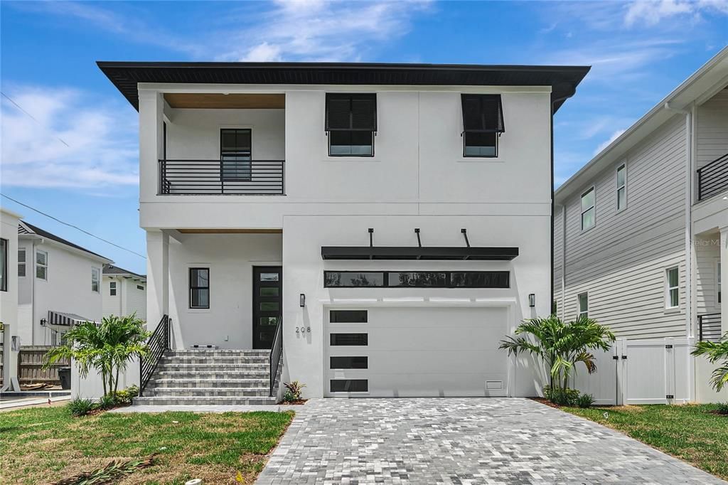 Active With Contract: $2,150,000 (5 beds, 4 baths, 3206 Square Feet)