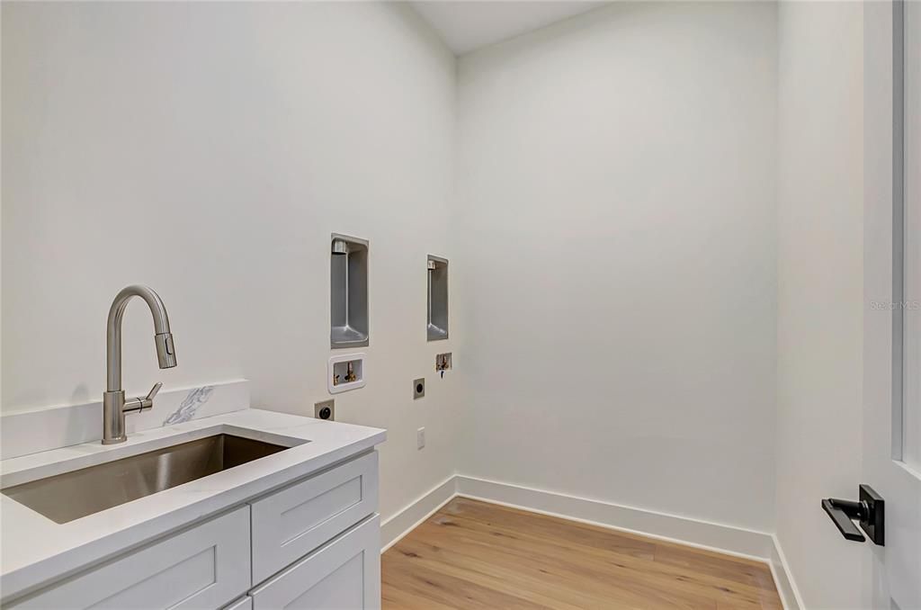 Active With Contract: $2,150,000 (5 beds, 4 baths, 3206 Square Feet)