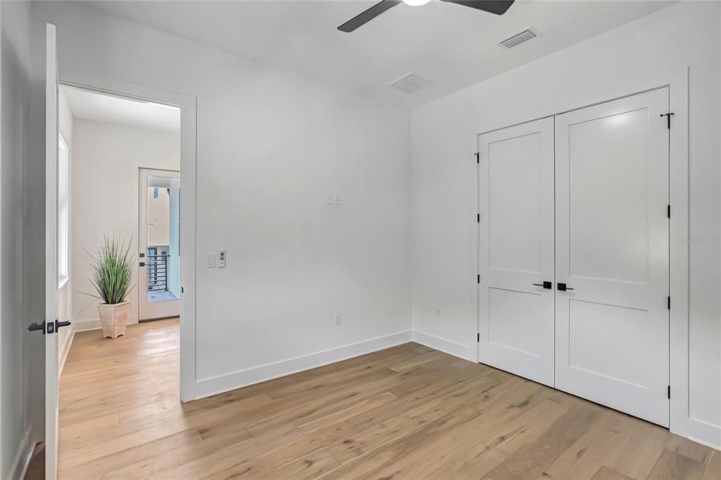 Active With Contract: $2,150,000 (5 beds, 4 baths, 3206 Square Feet)