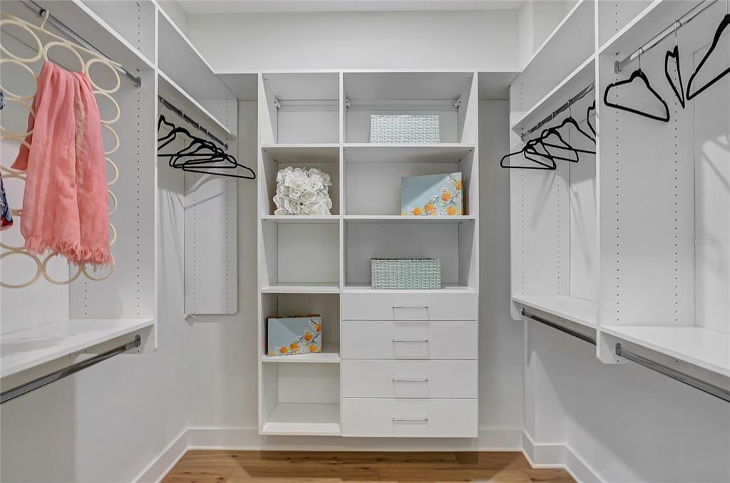 Active With Contract: $2,150,000 (5 beds, 4 baths, 3206 Square Feet)